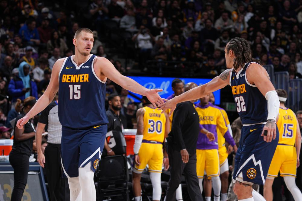 或是场上的 或是场上的