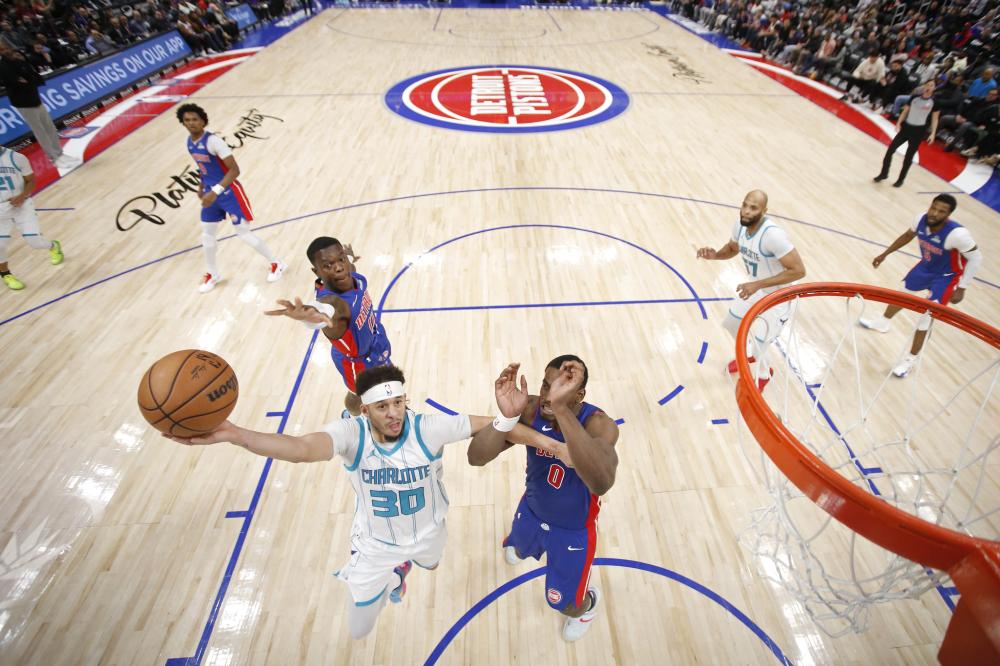 赛事中频频 赛事中频频