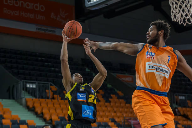 靠背比赛中 靠背比赛中